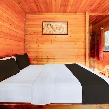 Super Townhouse Morjim Hotel ภายนอก รูปภาพ