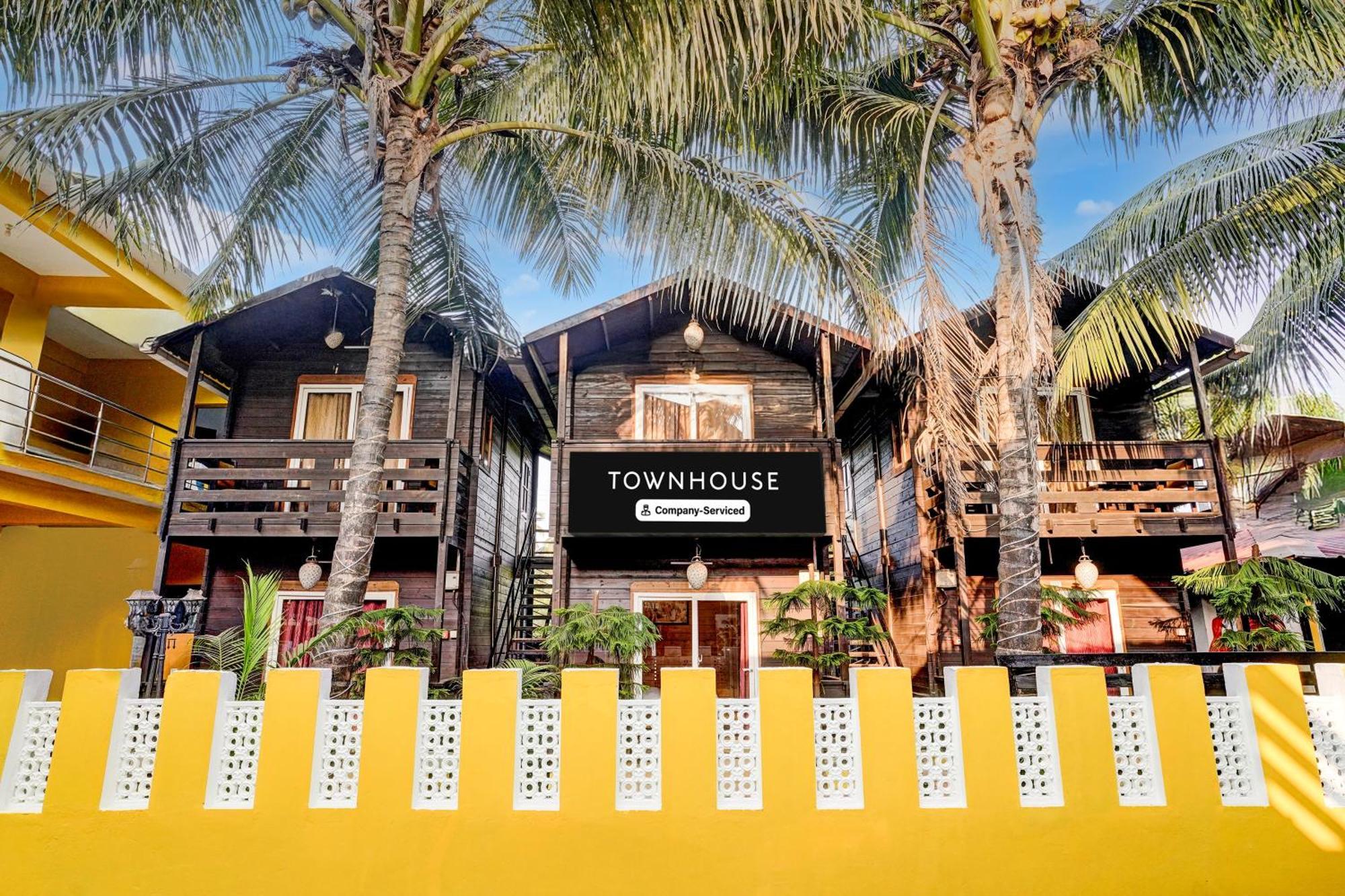 Super Townhouse Morjim Hotel ภายนอก รูปภาพ