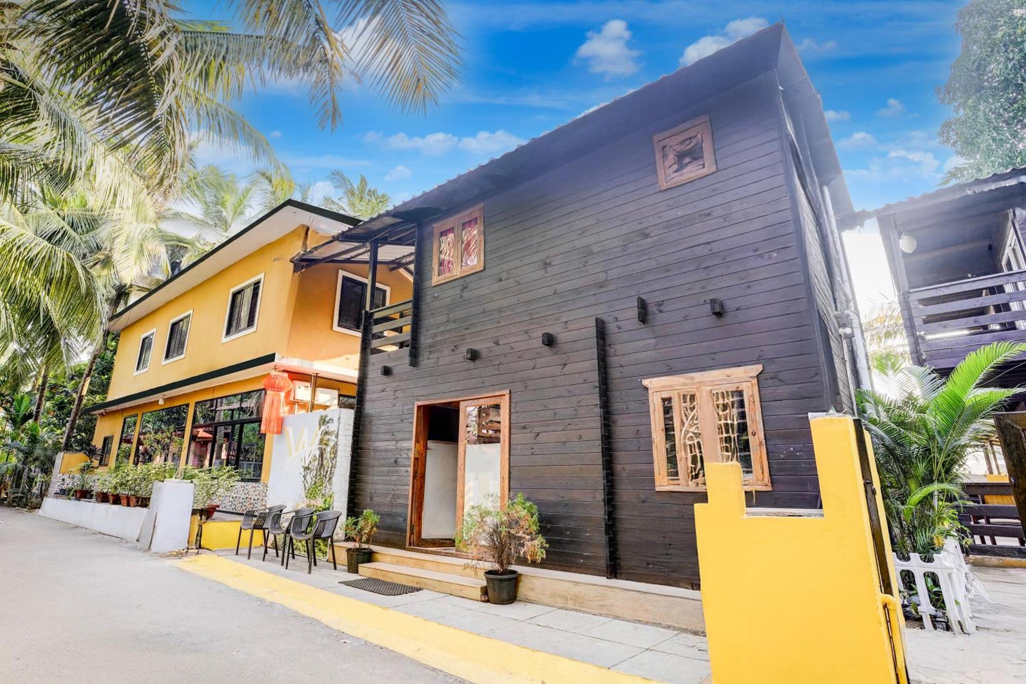 Super Townhouse Morjim Hotel ภายนอก รูปภาพ