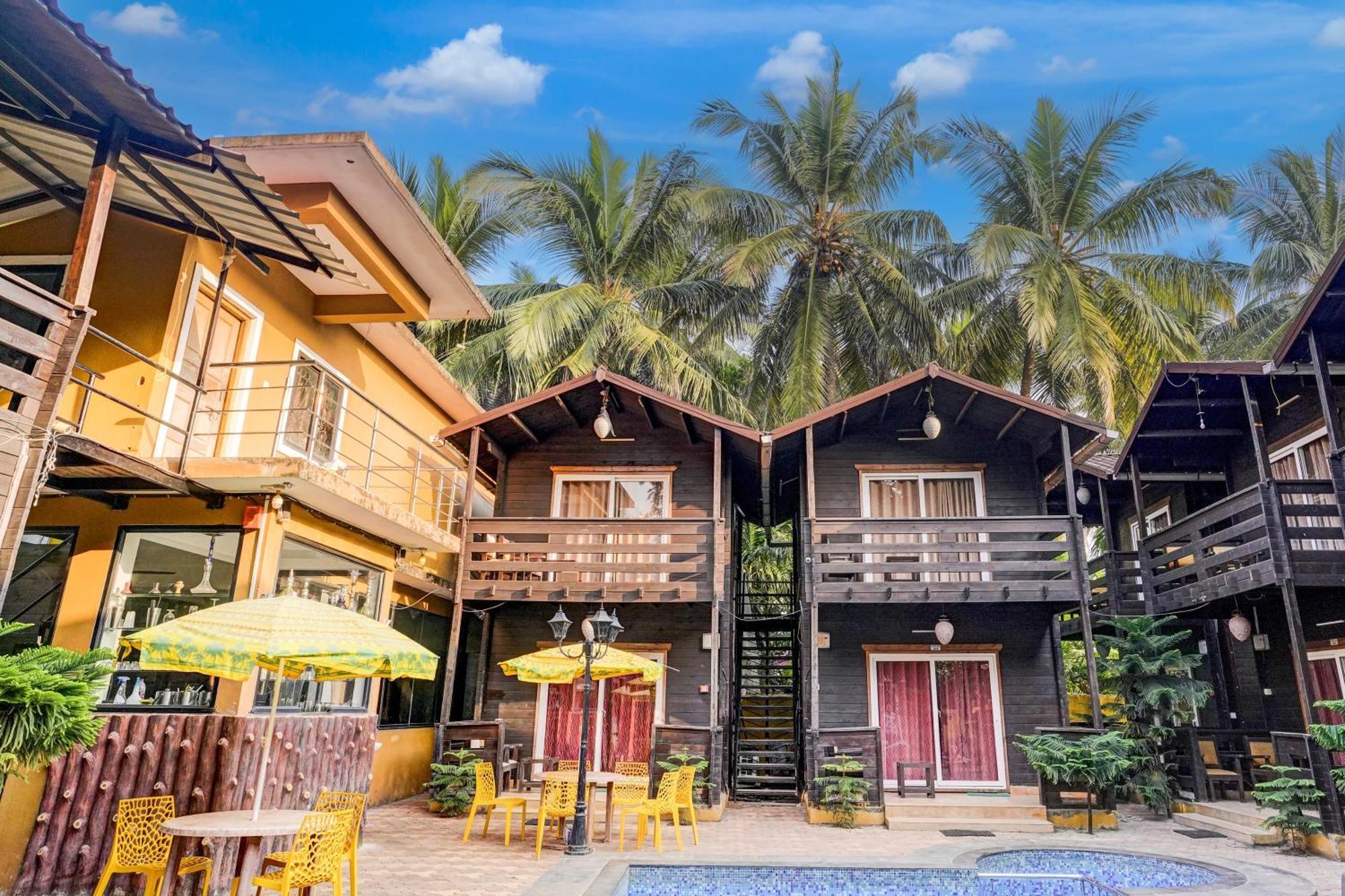 Super Townhouse Morjim Hotel ภายนอก รูปภาพ