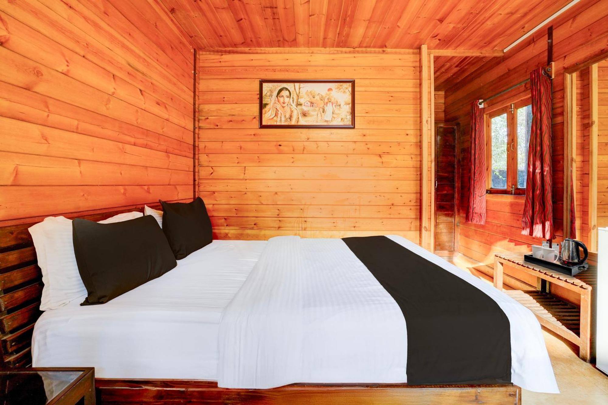 Super Townhouse Morjim Hotel ภายนอก รูปภาพ